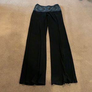 Black long pants with pattern waist band